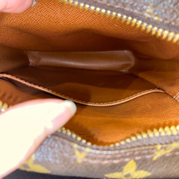 Louis Vuitton monogram Amazone crossbody bag - Picture 8 of 15